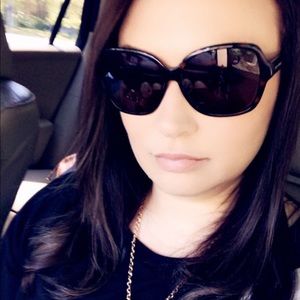 Meet your Posher, Deidra